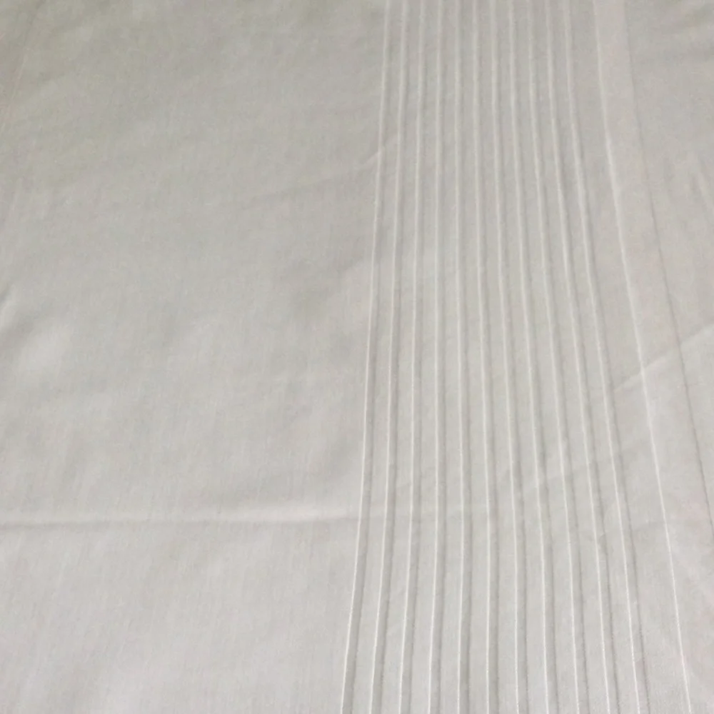 Elegant Cream Tablecloth with 12 napkins